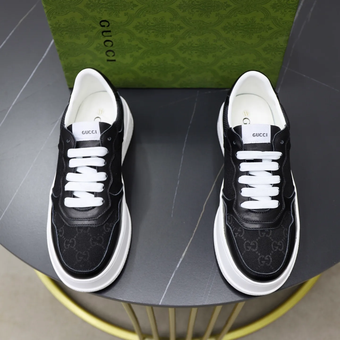 Men's shoes: 400💰🙅‍♂️🙅‍♂️🙅‍♂️ Brand: GUCCI Standard code: 38-44 (45 customized) Grade: Same as the official website Material: Original leather splicing brand cloth Comfortable and breathable sheepskin lining Lightweight wear-resistant outsole Style category: Men's fashion casual shoes Sports shoes Distinguished luxury brand elements Top luxury Color: actual picture color